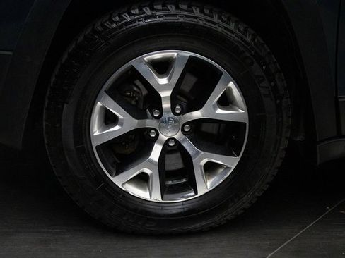 Used 2016 Jeep Cherokee Trailhawk w/ Comfort/Convenience Group image 8