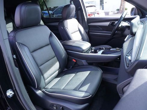 Certified 2025 Buick Enclave Preferred image 13