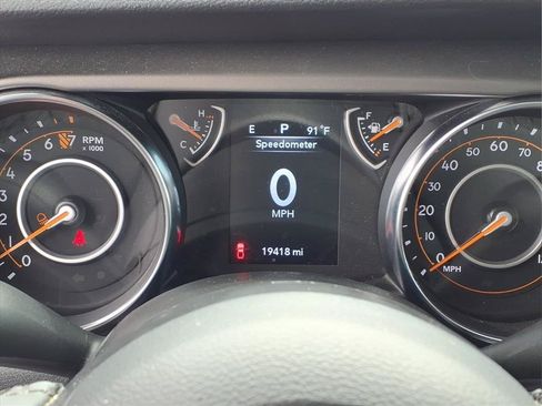 Certified 2023 Jeep Gladiator Sport AWD/4WD image 14