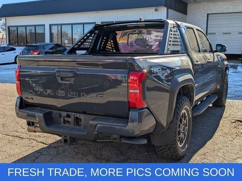 Used 2024 Toyota Tacoma TRD Off-Road image 3