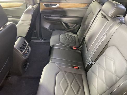 Used 2024 Volkswagen Atlas SE image 23