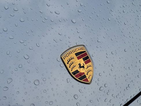 Used 2024 Porsche 911 Carrera 4 AWD/4WD image 9