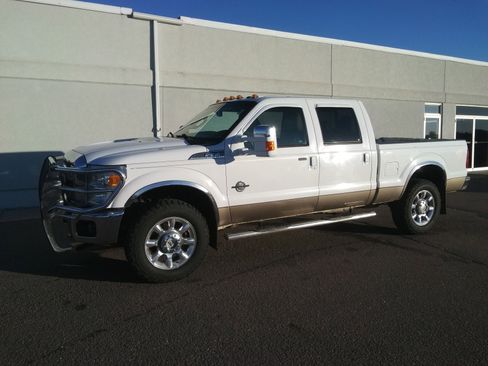 Used 2013 Ford F350 Lariat w/ Lariat Interior Pkg image 2