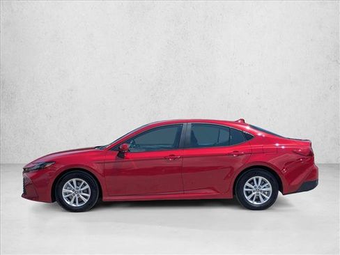Used 2025 Toyota Camry LE FWD image 9