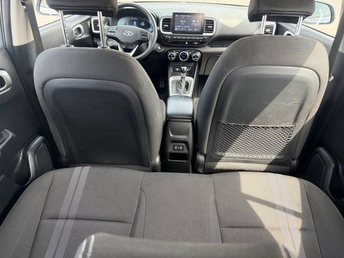 Used 2024 Hyundai Venue SEL FWD image 19