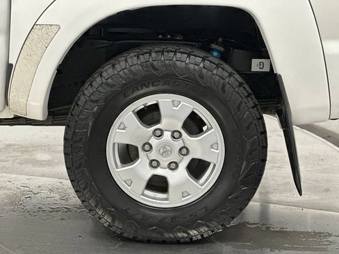 Used 2014 Toyota Tacoma 4x4 Double Cab w/ TRD Off-Road Package image 25