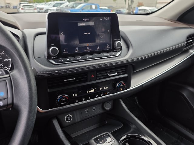 Used 2023 Nissan Rogue SV AWD/4WD image 21