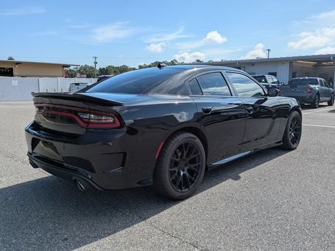 Used 2020 Dodge Charger R/T w/ Blacktop Package RWD image 3