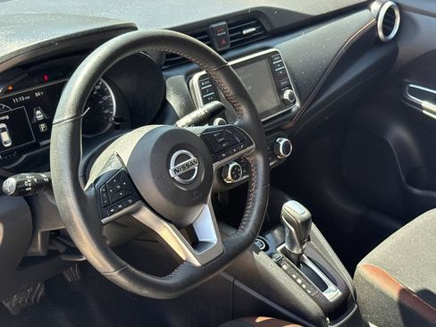 Used 2021 Nissan Versa SR FWD image 15