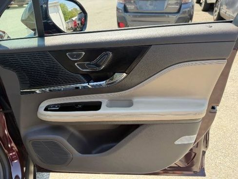 Used 2020 Lincoln Corsair AWD w/ Equipment Group 101A image 39