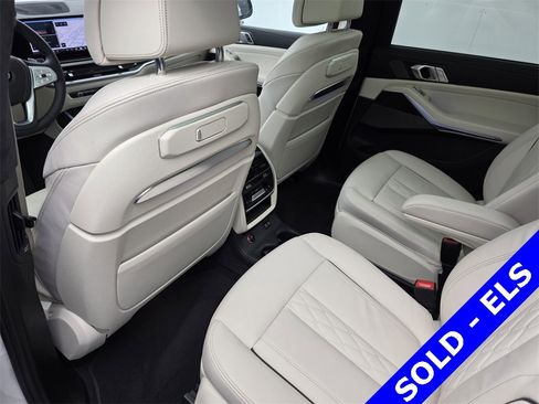 Used 2024 BMW X7 xDrive40i w/ Executive Package image 15