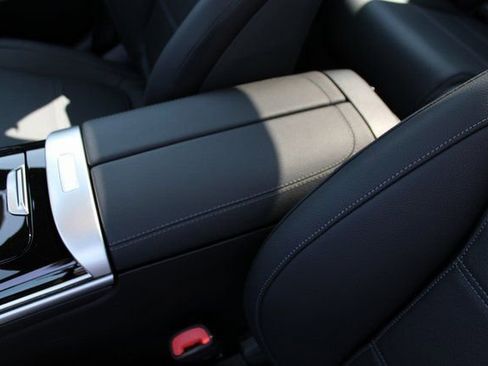 New 2025 Mercedes-Benz C 300 4MATIC Sedan image 29