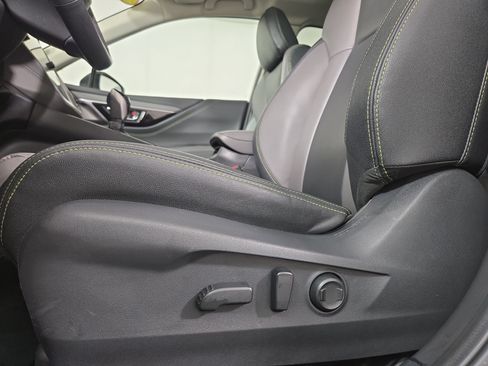 Used 2025 Subaru Outback Onyx Edition AWD/4WD image 32