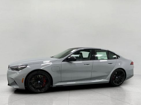 New 2026 BMW M5 image 8