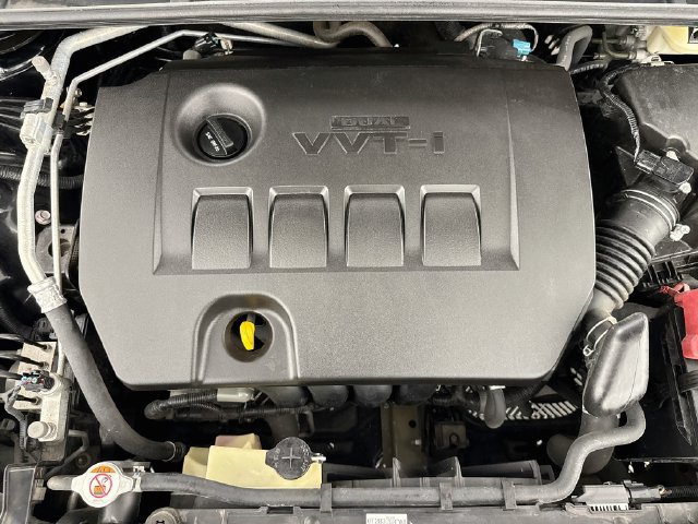 Used 2018 Toyota Corolla LE FWD image 35