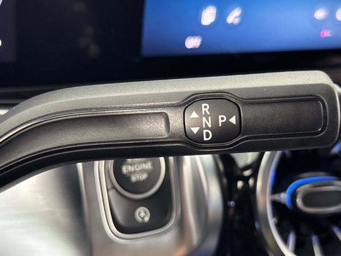 New 2025 Mercedes-Benz GLB 250 image 14