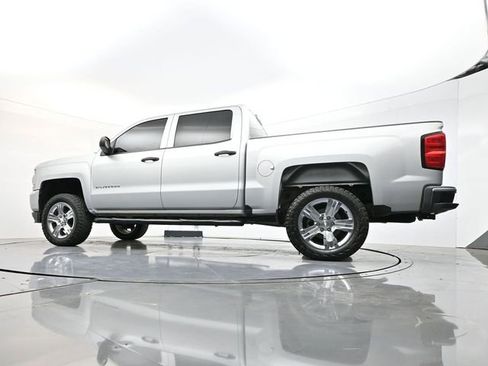 Used 2018 Chevrolet Silverado 1500 Custom w/ Custom Value Package image 40