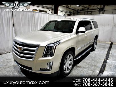 Used 2016 Cadillac Escalade ESV Luxury