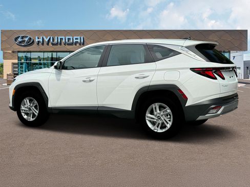 New 2025 Hyundai Tucson SE image 4