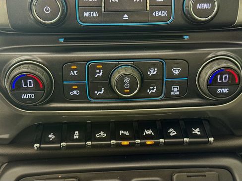Used 2018 Chevrolet Silverado 1500 LTZ Z71 w/ LTZ Plus Package AWD/4WD image 18