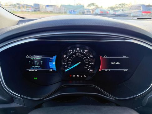 Used 2020 Ford Fusion SE image 22