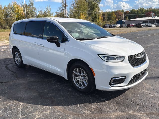 Used 2026 Chrysler Pacifica Select FWD image 9