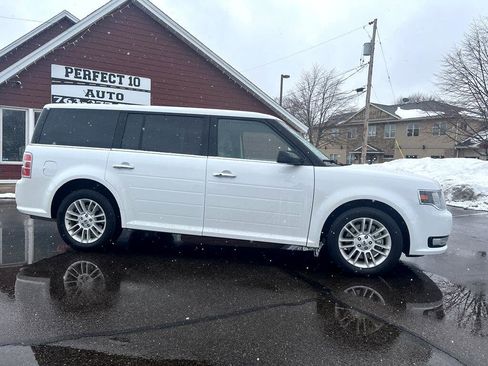 Used 2019 Ford Flex SEL image 4