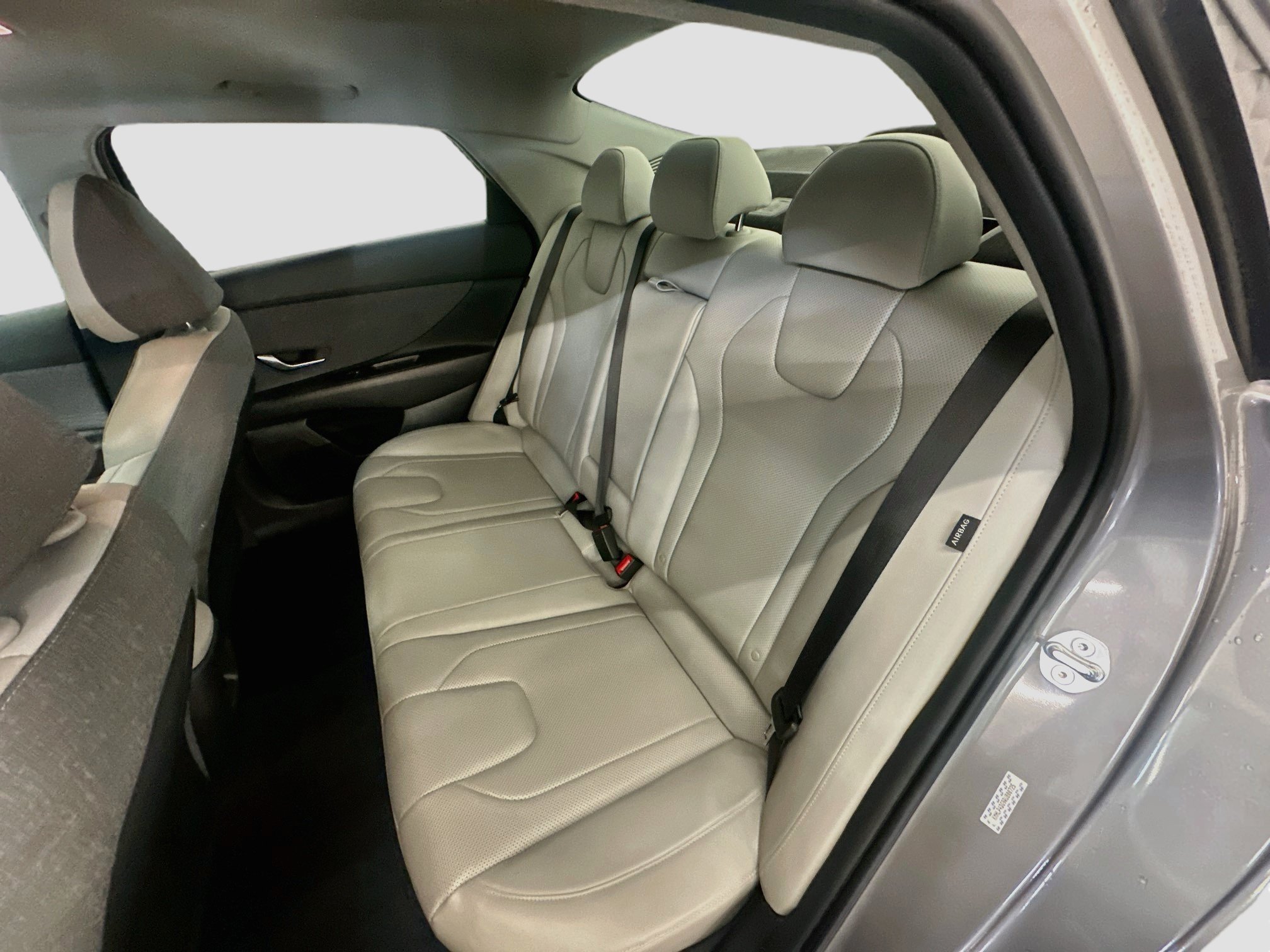 Used 2024 Hyundai Elantra Limited FWD image 30
