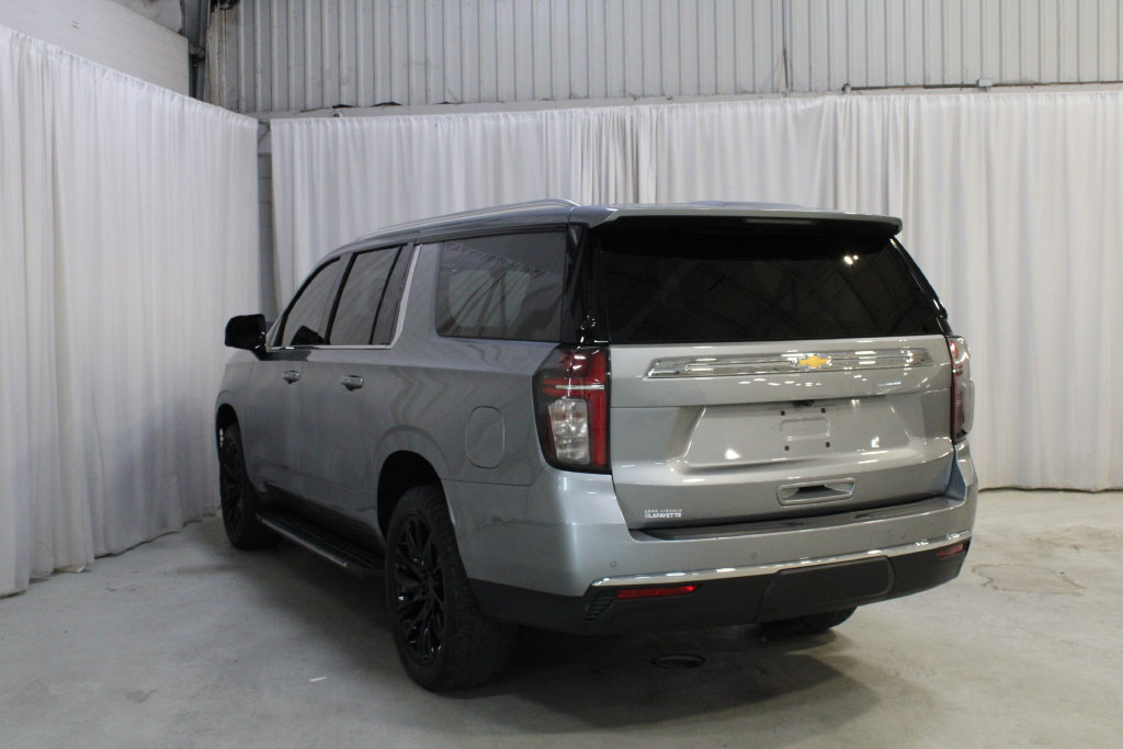 Used 2023 Chevrolet Suburban LT w/ LT Signature Package AWD/4WD image 23