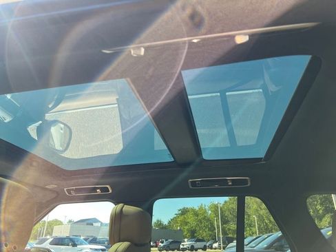 New 2025 Land Rover Range Rover SE image 33