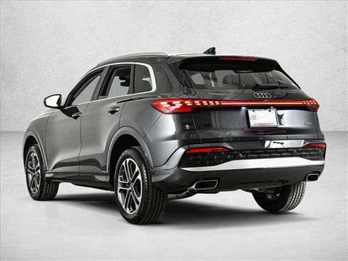 Certified 2025 Audi Q5 Premium w/ Convenience Package image 8