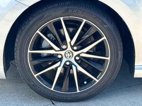 Used 2021 Toyota Camry SE FWD image 5
