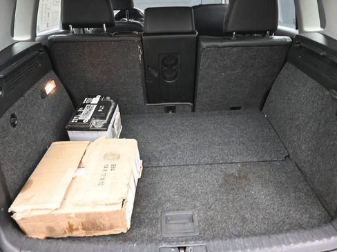 Used 2017 Volkswagen Tiguan S image 9