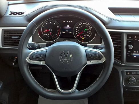 Used 2021 Volkswagen Atlas Cross Sport SE w/ Panoramic Sunroof Package image 20