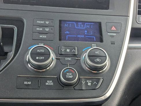 Used 2016 Toyota Sienna SE image 13