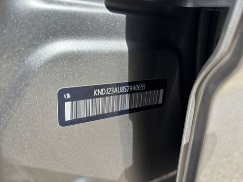 Used 2025 Kia Soul LX w/ LX Technology Package FWD image 27
