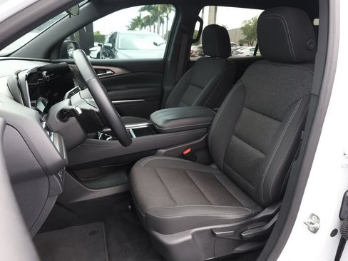 Used 2024 Chevrolet Traverse LS FWD image 15