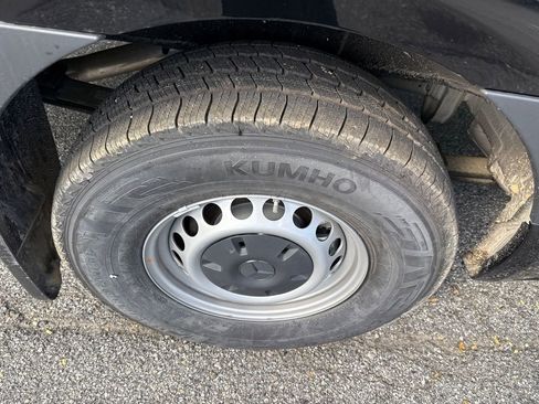 Used 2025 Mercedes-Benz Sprinter 2500 image 35