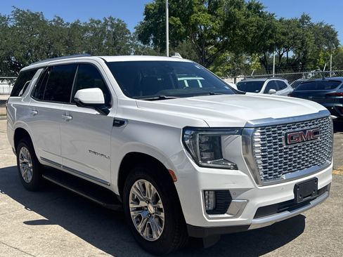 Used 2022 GMC Yukon Denali RWD image 16