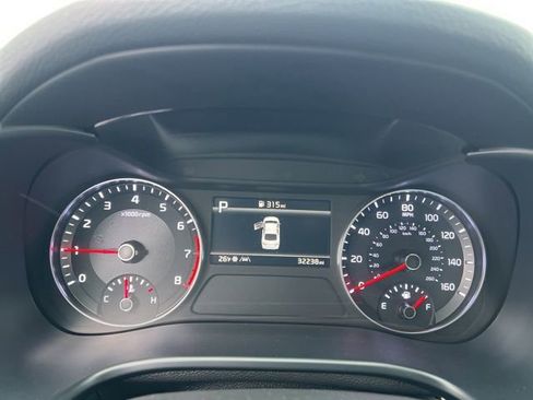 Certified 2024 Kia Forte LXS image 12