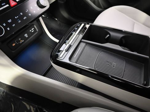 Used 2025 Hyundai Tucson Limited image 32