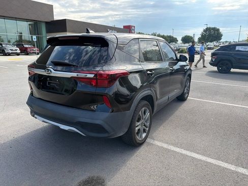 Used 2021 Kia Seltos LX AWD/4WD image 6