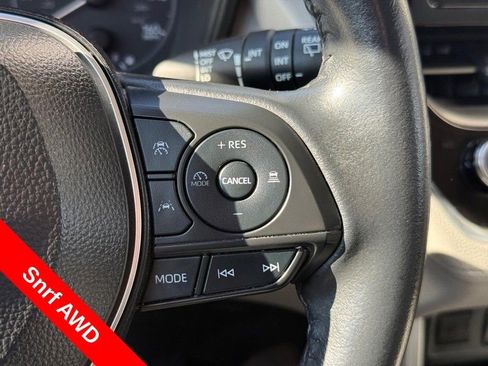 Used 2024 Toyota Corolla Cross LE w/ Moonroof Package AWD/4WD image 21