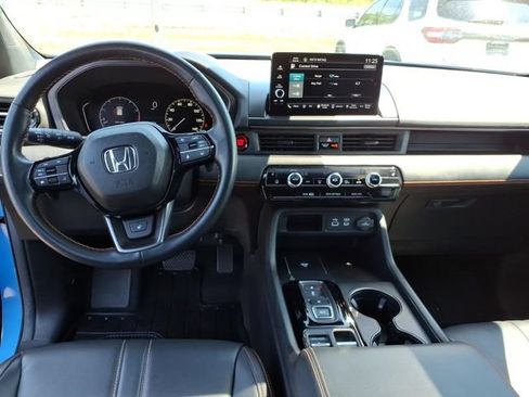 Used 2024 Honda Pilot TrailSport image 8