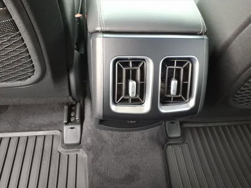 Used 2026 Kia Sorento LX FWD image 10