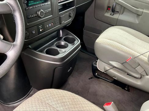 Used 2020 Chevrolet Express 2500 LT w/ LT Preferred Equipment Group RWD image 15