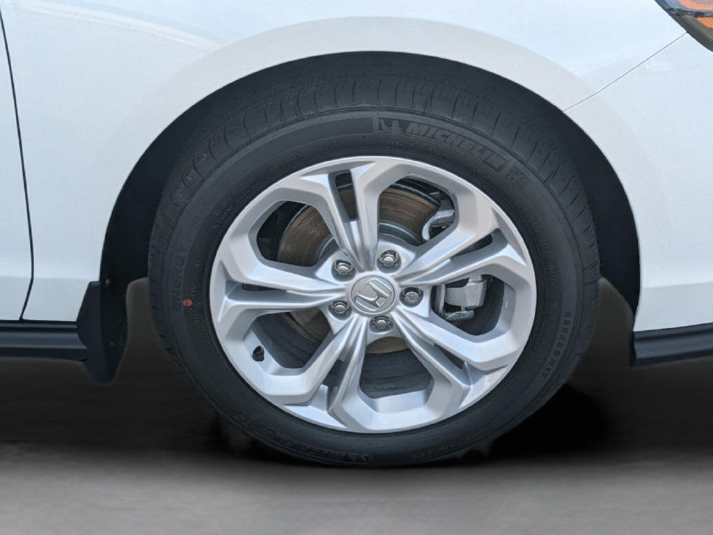 Used 2025 Honda Accord LX image 9