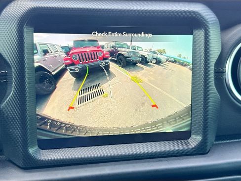 Used 2023 Jeep Wrangler Unlimited Sahara w/ Cold Weather Group AWD/4WD image 15
