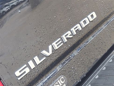 Used 2022 Chevrolet Silverado 2500 Custom w/ Custom Convenience Package image 31