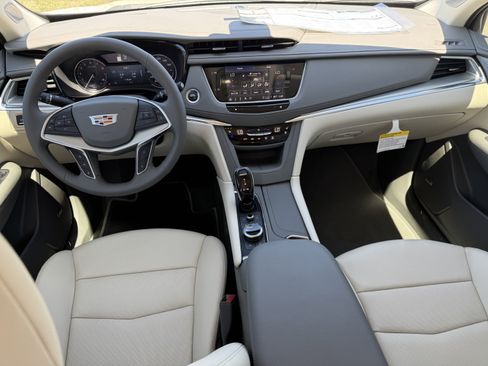 New 2025 Cadillac XT5 Premium Luxury image 14